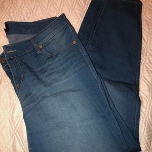NWOT Medium wash Torrid skinny jeans
